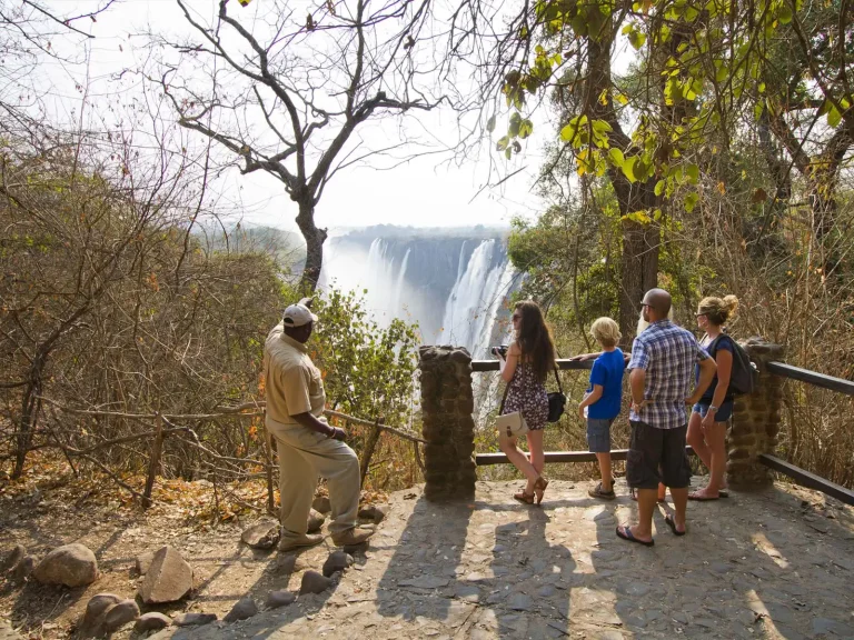 Tour-Victoria-Falls-1